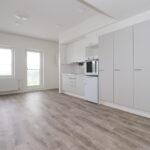 Tilava ja valoisa Savilahden kaksio. Spacious and bright two-room apartment in Savilahti.